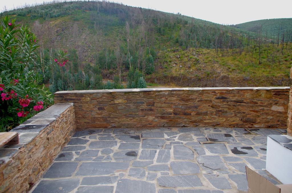 منزل الضيف Cha de Alvares  في Casas Do Sinhel المظهر الخارجي الصورة